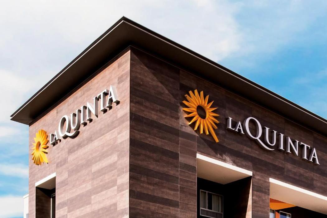 La Quinta Inn & Suites By Wyndham Sulphur Lake Charles מראה חיצוני תמונה